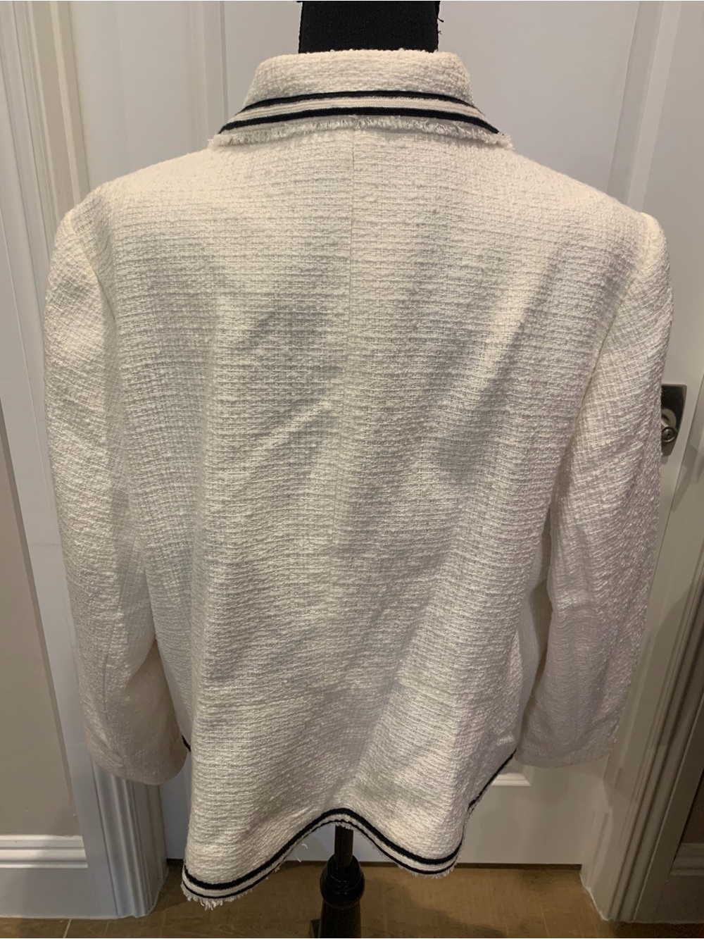 NWT! Talbots Cream Tweed Blazer with Black Trim - Picture 7 of 12